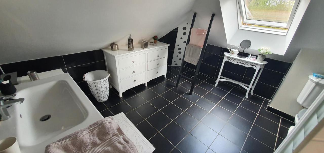 Les Chambres De Fontenon Saint-Ave Экстерьер фото